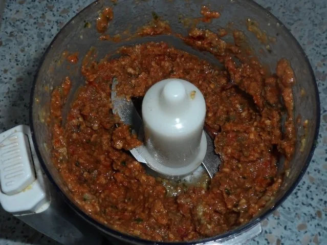 Vorspeisen: Mozzarella mit karamellisierten Ofen-Tomaten und Zitronen-Kapern-Pesto - Rezept - Bild Nr. 6