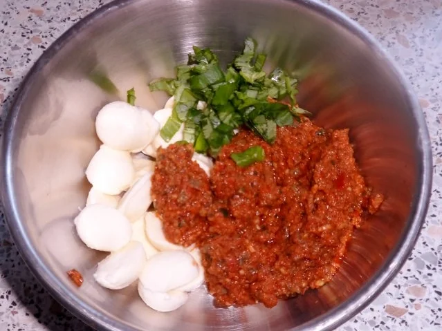 Vorspeisen: Mozzarella mit karamellisierten Ofen-Tomaten und Zitronen-Kapern-Pesto - Rezept - Bild Nr. 8