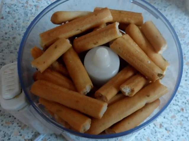Mediterrane Hähnchensticks in Grissini-Parmesan-Panade - Rezept - Bild Nr. 3
