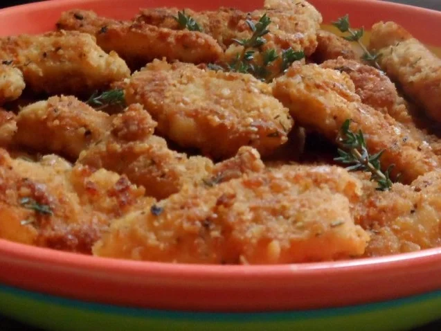 Mediterrane Hähnchensticks in Grissini-Parmesan-Panade - Rezept - Bild Nr. 9