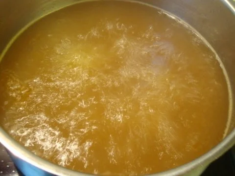 Hühnerbrühe mit pochiertem Ei und Einlage - Rezept - Bild Nr. 6