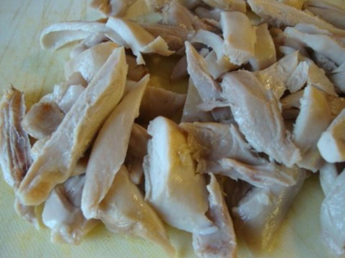 Hühnerbrühe mit pochiertem Ei und Einlage - Rezept - Bild Nr. 10