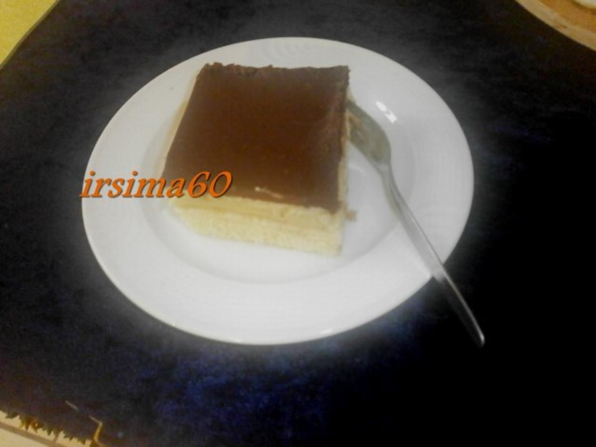 Schokoladen Kuchen mit Pudding und Butterkeksen - Rezept