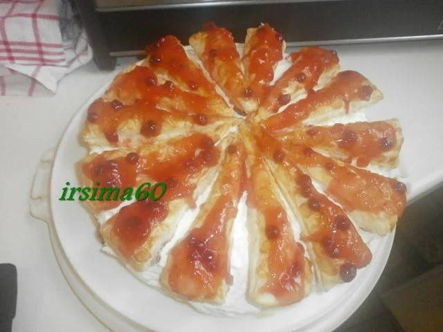 Rezept: Friesentorte mit Preiselbeeren Friesentorte mit Preiselbeeren - Rezept