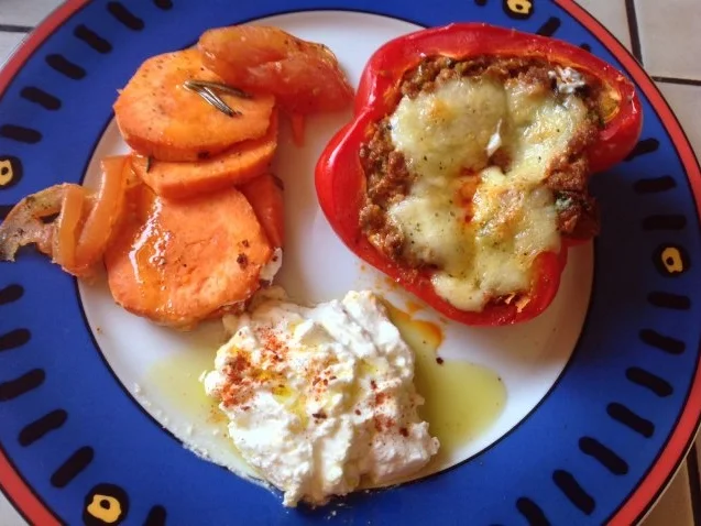 Gefüllte Paprika mit Hackfleisch und Mozarella - Rezept - Bild Nr. 2