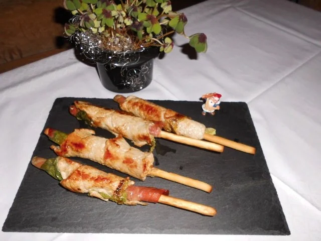 Schnitzelchen am Grissini-Spieß>> - Rezept