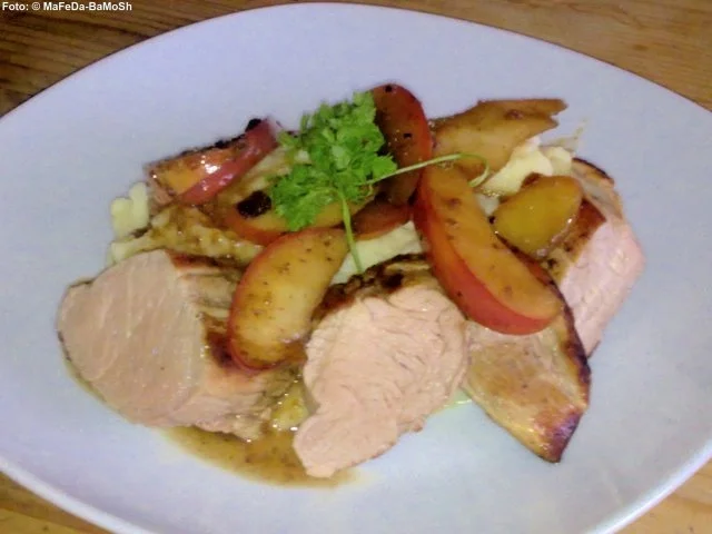 Rezept: Schweinefilet mit Ingwer-Sherry-Äpfeln Bild Nr. 2 Schweinefilet mit Ingwer-Sherry-Äpfeln - Rezept - Bild Nr. 2
