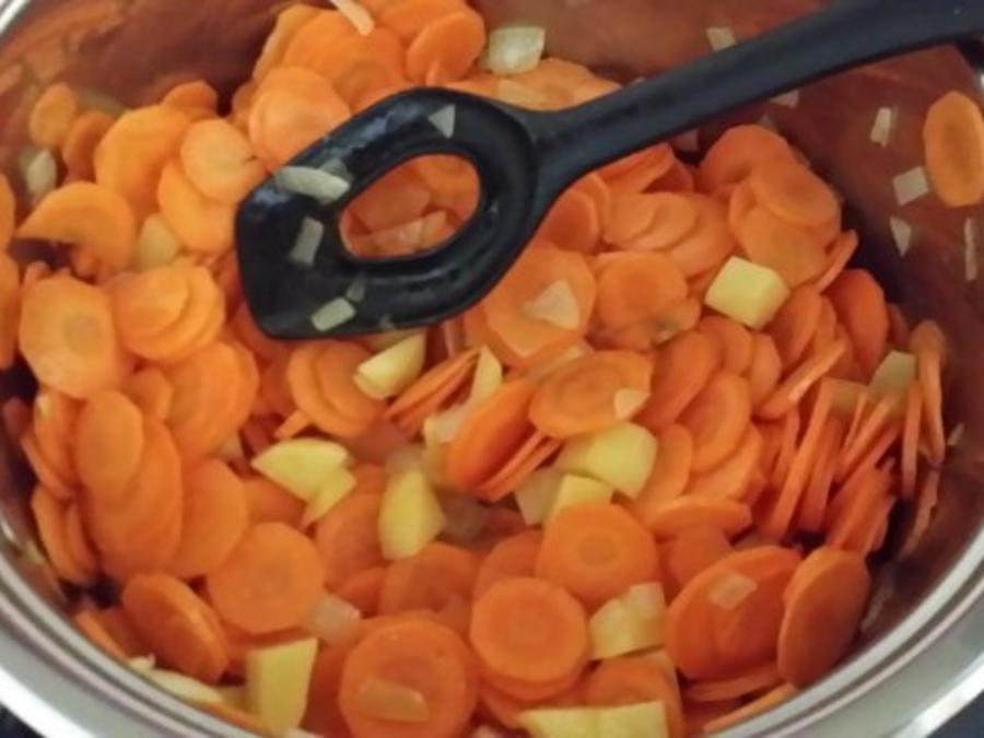 Mörensuppe mit Bratwursteinlage - einfach - 72 kcal/100g