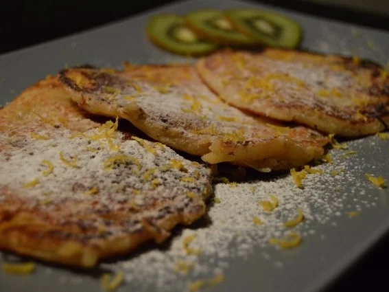 Rezept: Oma Marias Apfelnockerl mit Grundrezept für Palatschinken Oma Marias Apfelnockerl mit Grundrezept für Palatschinken - Rezept