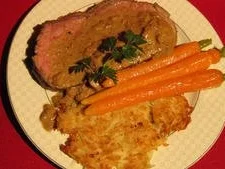 Zordes vom Kalv bei Abbbelsoß Murhngemös un´ Kardoffelsblätzjer - Rezept