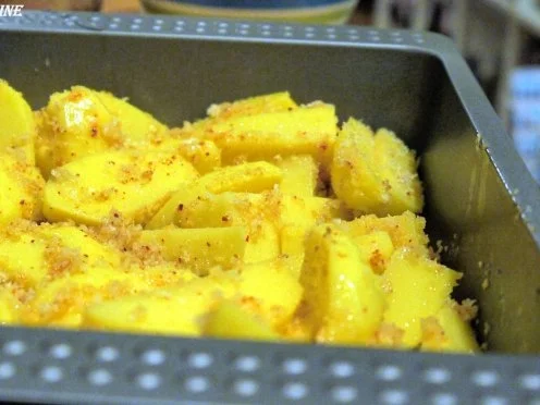 Glasierte Hackbällchen und pikante Kartoffeln mit Tomaten-Salsa - Rezept - Bild Nr. 6