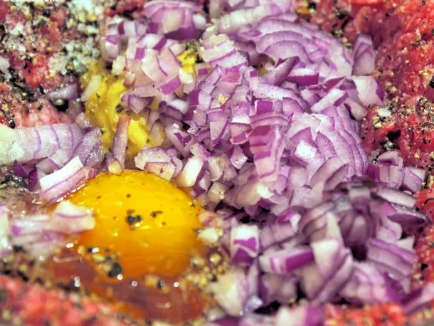 Glasierte Hackbällchen und pikante Kartoffeln mit Tomaten-Salsa - Rezept - Bild Nr. 8