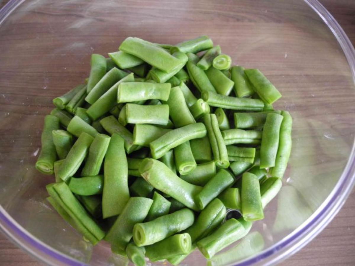 Vegan :  Dinkel - Bandnudeln gebraten mit grünen Bohnen und Eisbergsalat - Rezept - Bild Nr. 7