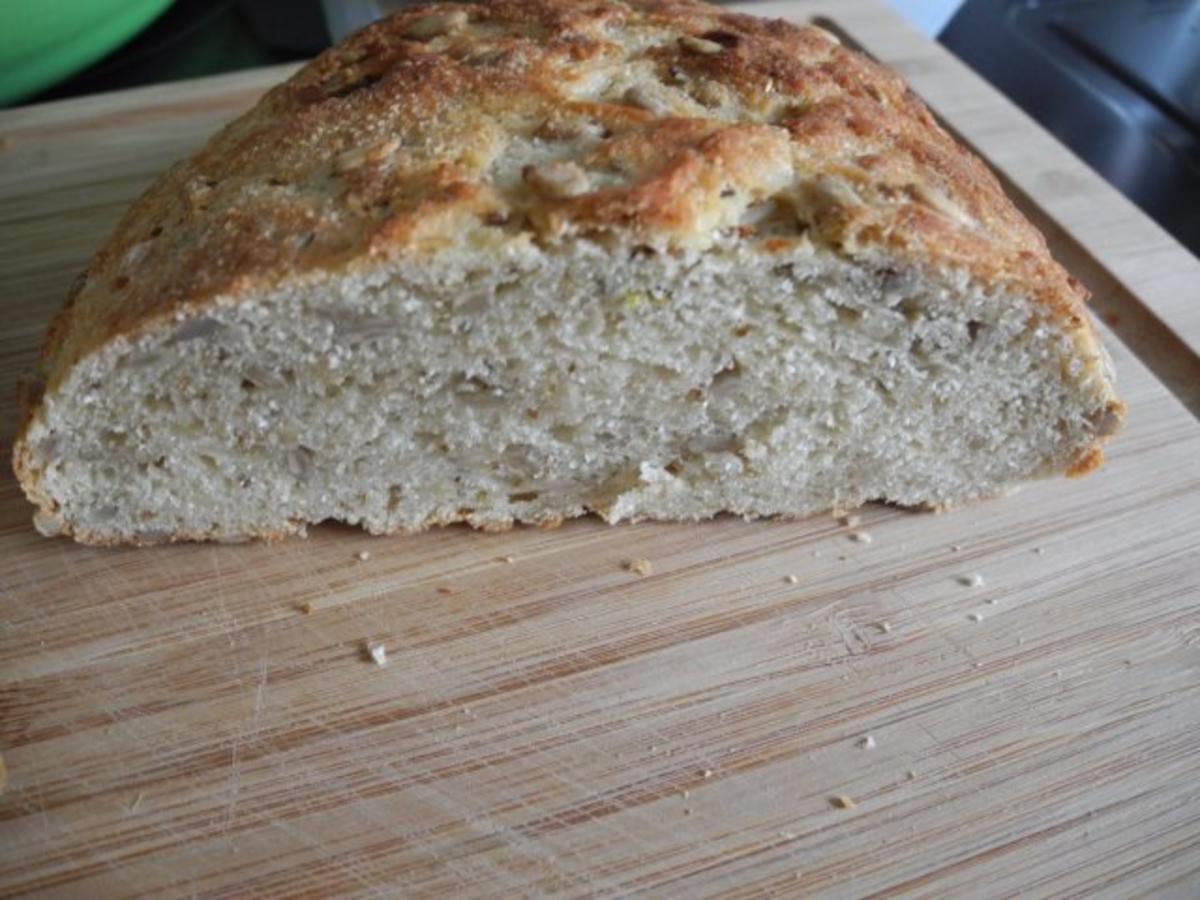 Brot & Brötchen : Dinkel - Kokosmehl - Brot - Rezept