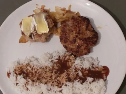 Frikadellen mit Camembert - Rezept