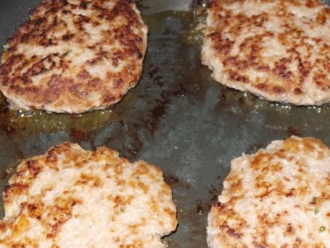 Frikadellen mit Camembert - Rezept - Bild Nr. 2