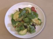 Salat mit Avocado (Kim Sanders) - Rezept