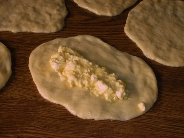 Bulgarisches Schafskäse Brot- Tutmanik - Rezept - Bild Nr. 13