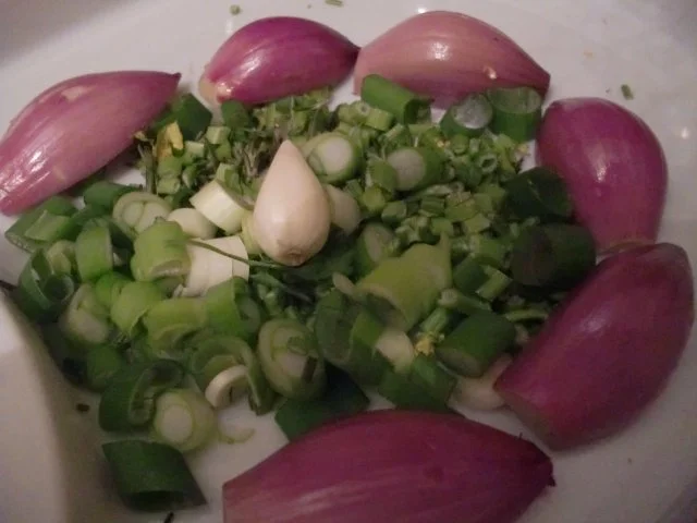 Hähnchenherzen mit Schalotten in Rotwein - Rezept - Bild Nr. 2