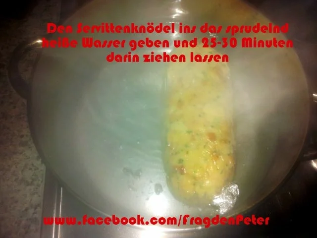 Rezept: Serviettenknödel mit Champigon-Sahnesoße Bild Nr. 7 Serviettenknödel mit Champigon-Sahnesoße - Rezept - Bild Nr. 7