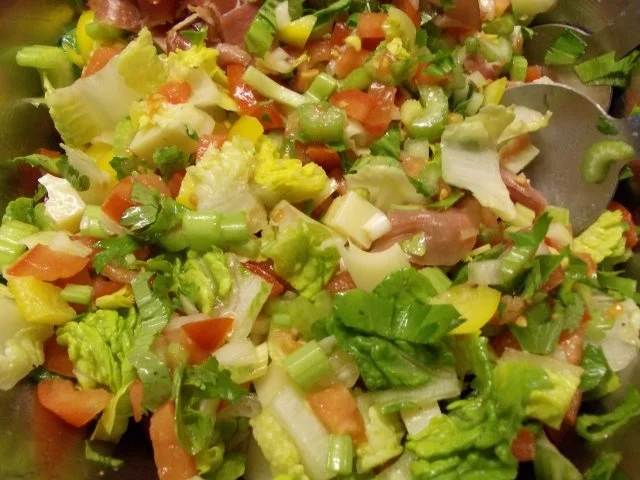 Rezept: Staudenselleriesalat mit Tomaten, Käse und Schinken Bild Nr. 5 Staudenselleriesalat mit Tomaten, Käse und Schinken - Rezept - Bild Nr. 5