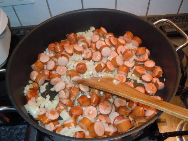 Rezept: Currywurst- Gulasch Bild Nr. 5 Currywurst- Gulasch - Rezept - Bild Nr. 5