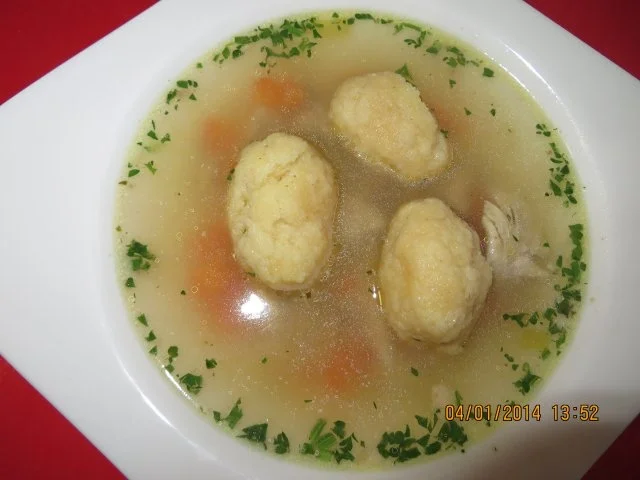 Rezept: Suppeneinlage: Grieß-Nockerln Suppeneinlage: Grieß-Nockerln - Rezept