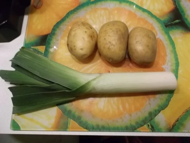 Fleisch: Gefüllte Fächerkartoffeln mit Bratwürstchen aus dem Ofen - Rezept - Bild Nr. 2