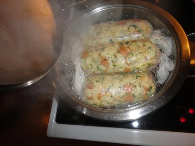 Rezept: Servietten Knödel - meine Lieblingsvariante Bild Nr. 7 Servietten Knödel - meine Lieblingsvariante - Rezept - Bild Nr. 7