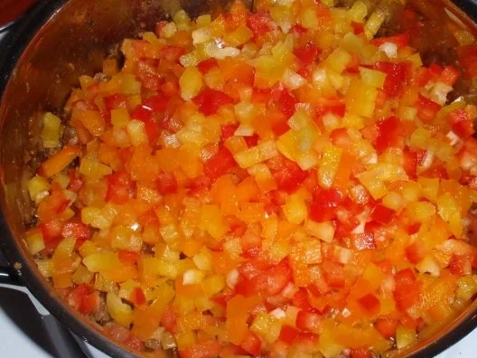 Hackfleisch-Paprikasoße und Spaghetti mit Oliven - Rezept - Bild Nr. 8