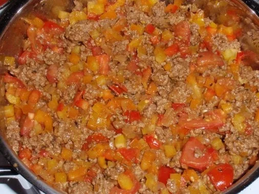 Hackfleisch-Paprikasoße und Spaghetti mit Oliven - Rezept - Bild Nr. 9