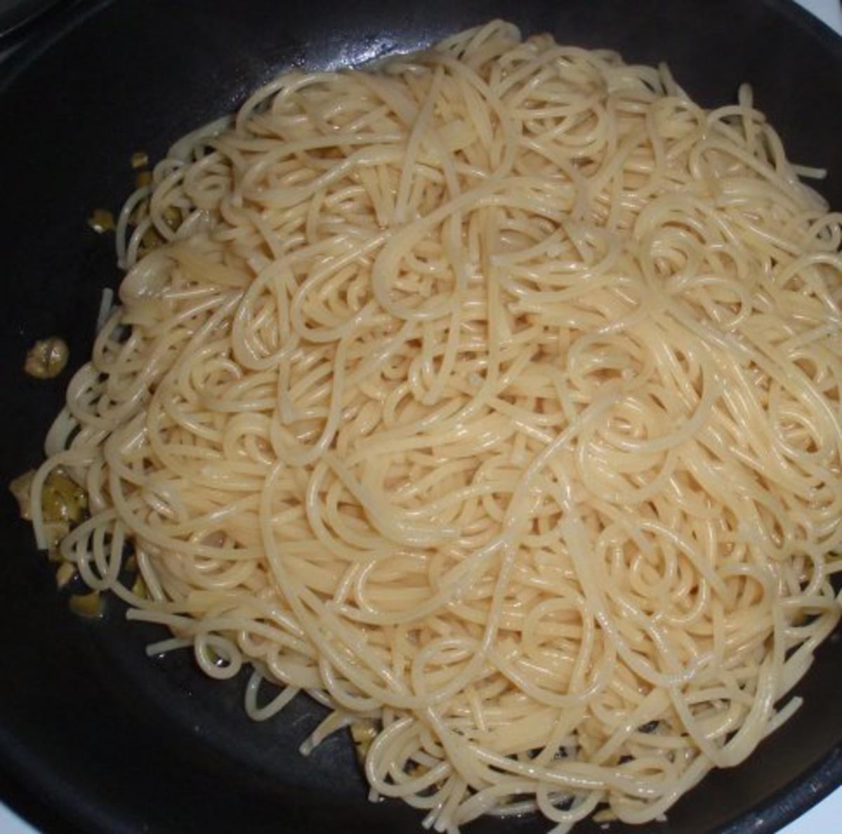 Hackfleisch-Paprikasoße und Spaghetti mit Oliven - Rezept - Bild Nr. 18