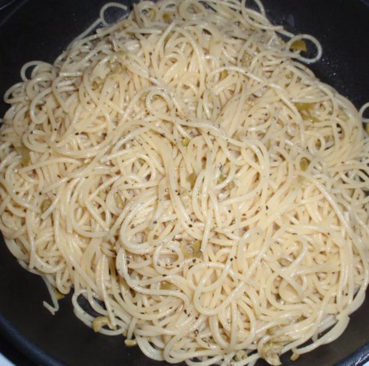 Hackfleisch-Paprikasoße und Spaghetti mit Oliven - Rezept - Bild Nr. 19