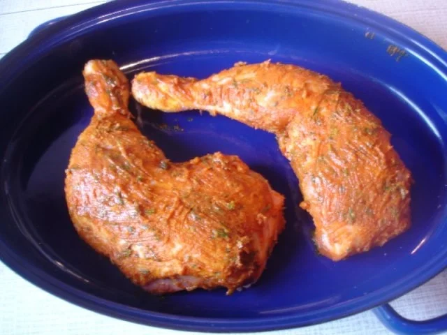 Knusprige Hähnchenschenkel mit Sauce, Gourmet-Rotkohl  und tschechischen Hefeknödeln - Rezept - Bild Nr. 4