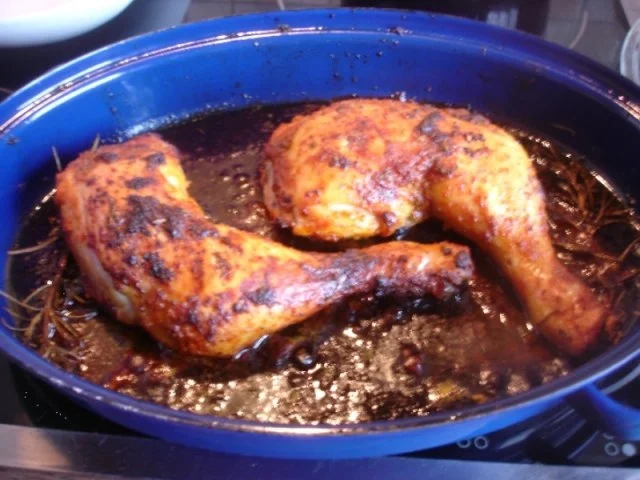 Knusprige Hähnchenschenkel mit Sauce, Gourmet-Rotkohl  und tschechischen Hefeknödeln - Rezept - Bild Nr. 7