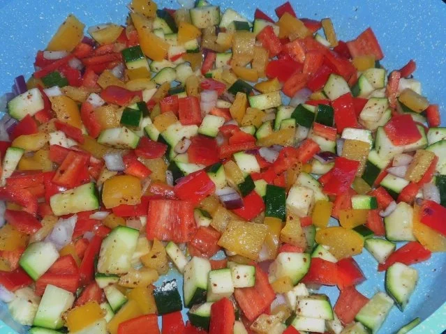 Aufläufe/Gratins: Würziger Gyros-Hähnchen-Auflauf mit Fetakäse - Rezept - Bild Nr. 6