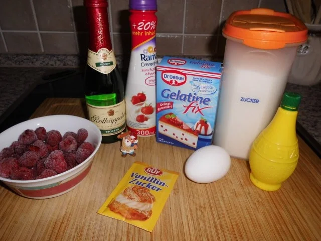 Rezept: Himbeeren in Sektcreme>> Bild Nr. 3 Himbeeren in Sektcreme>> - Rezept - Bild Nr. 3