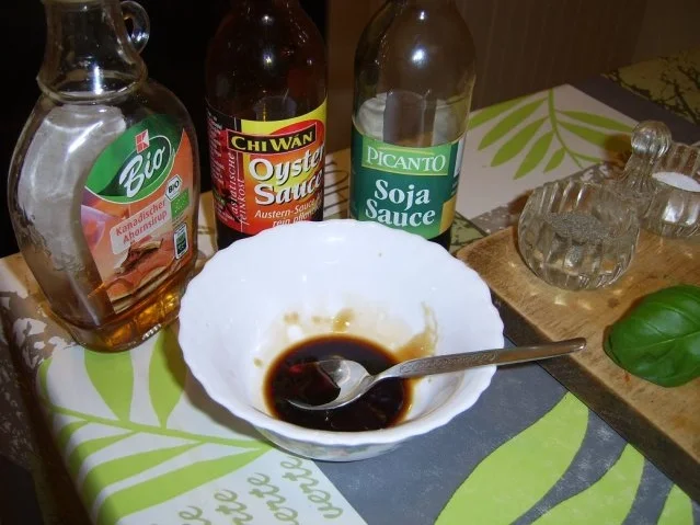 Hähnchenbrust an Zucchinigemüse mit Erdnussbandnudeln - Rezept - Bild Nr. 3