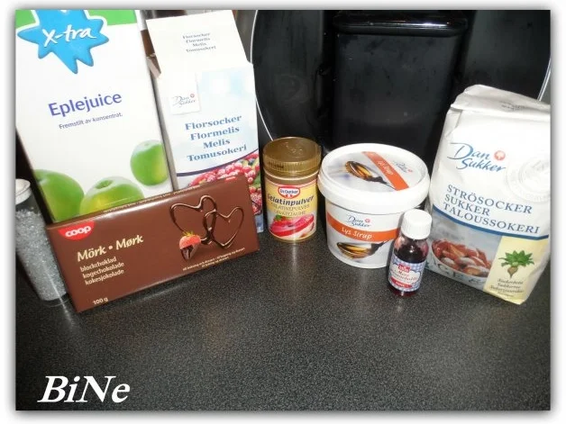 Rezept: BiNe` S BLACK & WHITE MARSHMALLOWS Bild Nr. 3 BiNe` S BLACK & WHITE MARSHMALLOWS - Rezept - Bild Nr. 3