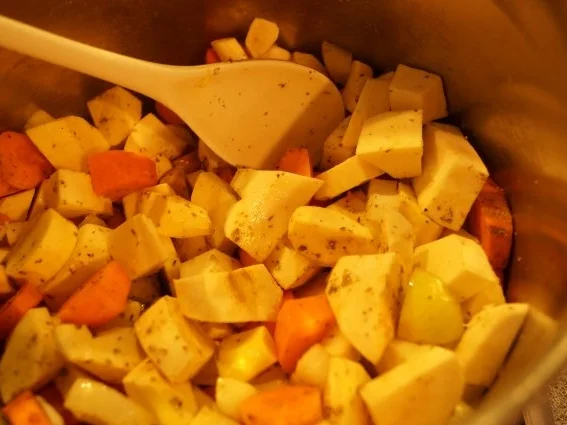 Hot Pastinaken Petersilienwurzelsuppe - Rezept - Bild Nr. 3