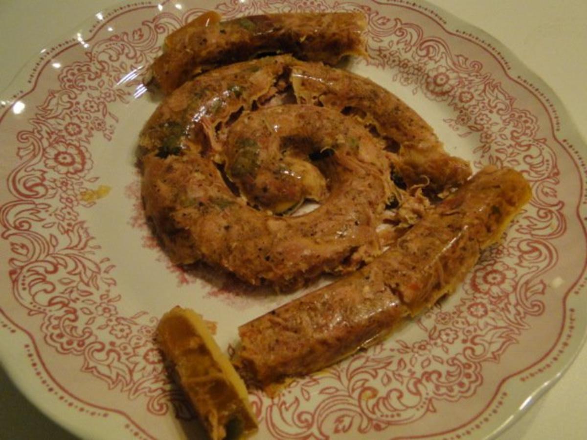 Sauerfleisch mit Bratkartoffeln (eigentlich Sülze, die habe ich aber verzaubert) - Rezept - Bild Nr. 2