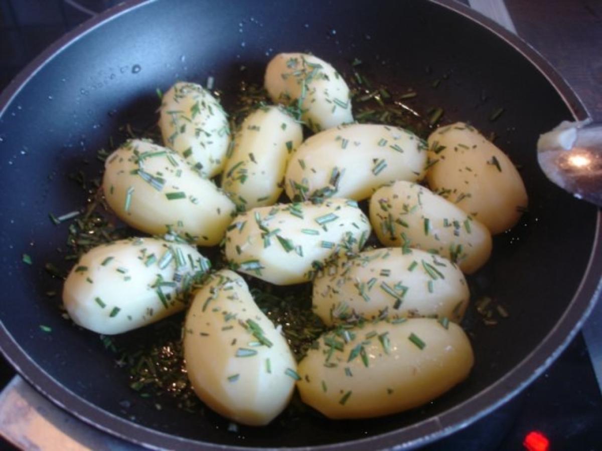 Schlemmer-Filet mit Gourmet-Rotkohl und Rosmarin-Kartoffeln - Rezept - Bild Nr. 6
