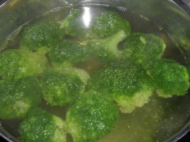 Rezept: Pasta: Farfalle mit Paprika-Mandel-Pesto und Broccoli Bild Nr. 4 Pasta: Farfalle mit Paprika-Mandel-Pesto und Broccoli - Rezept - Bild Nr. 4