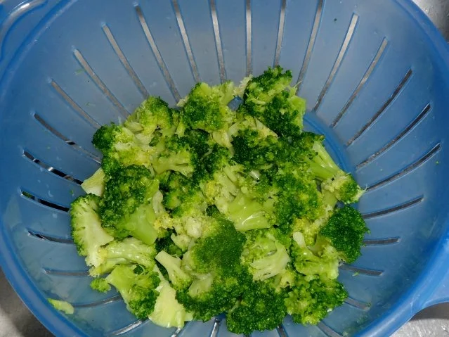 Rezept: Pasta: Farfalle mit Paprika-Mandel-Pesto und Broccoli Bild Nr. 6 Pasta: Farfalle mit Paprika-Mandel-Pesto und Broccoli - Rezept - Bild Nr. 6