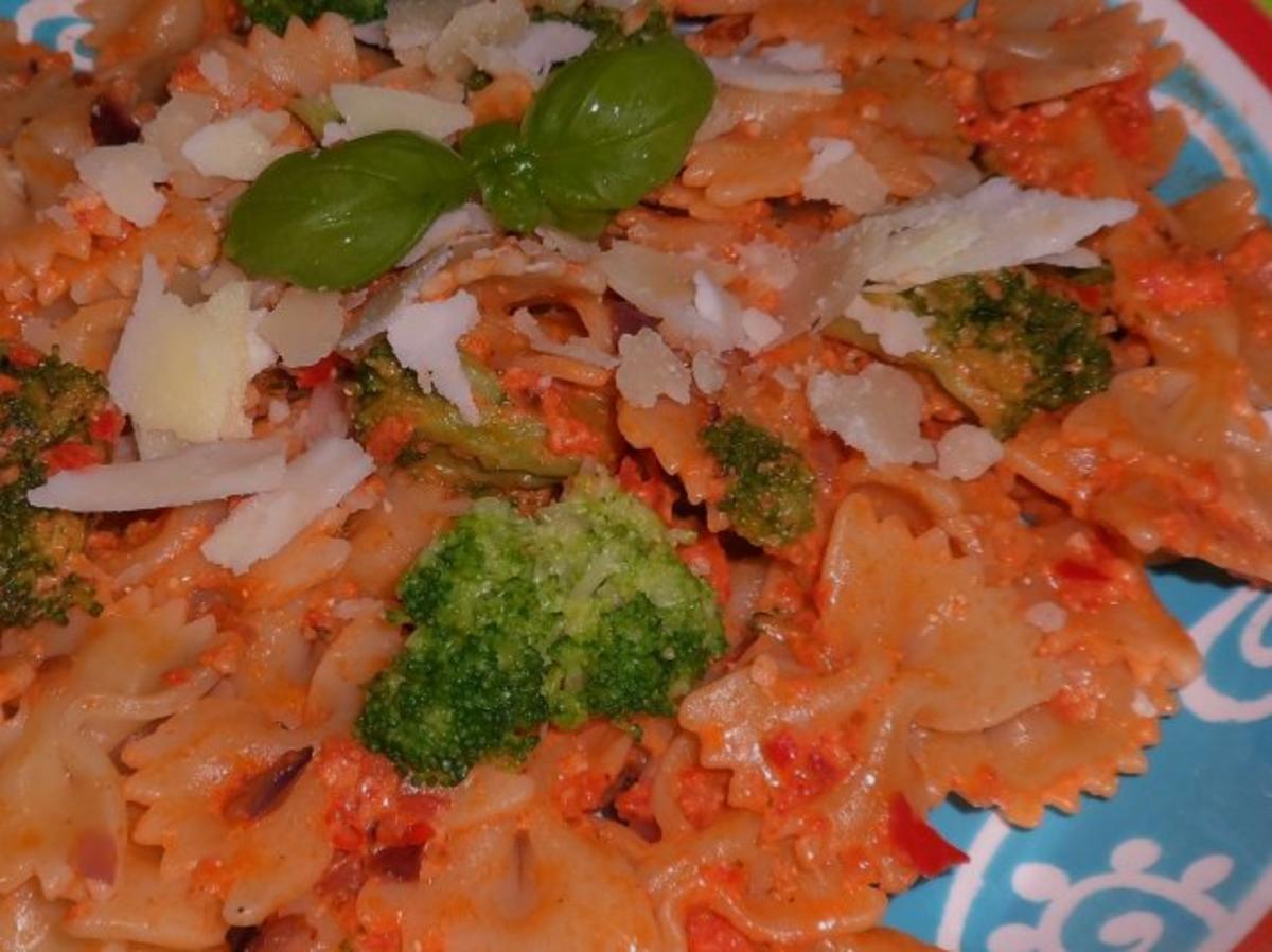 Pasta: Farfalle mit Paprika-Mandel-Pesto und Broccoli - Rezept - Bild Nr. 9