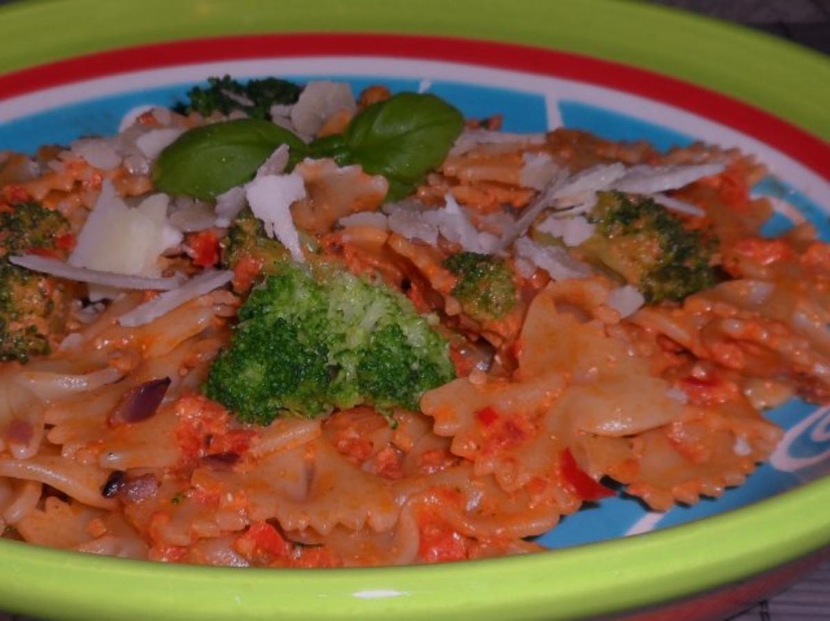 Pasta: Farfalle mit Paprika-Mandel-Pesto und Broccoli - Rezept - Bild Nr. 10