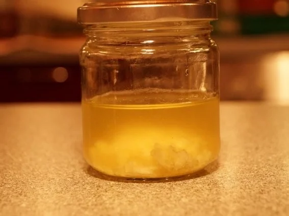 Rezept: Knoblauchöl Bild Nr. 4 Knoblauchöl - Rezept - Bild Nr. 4