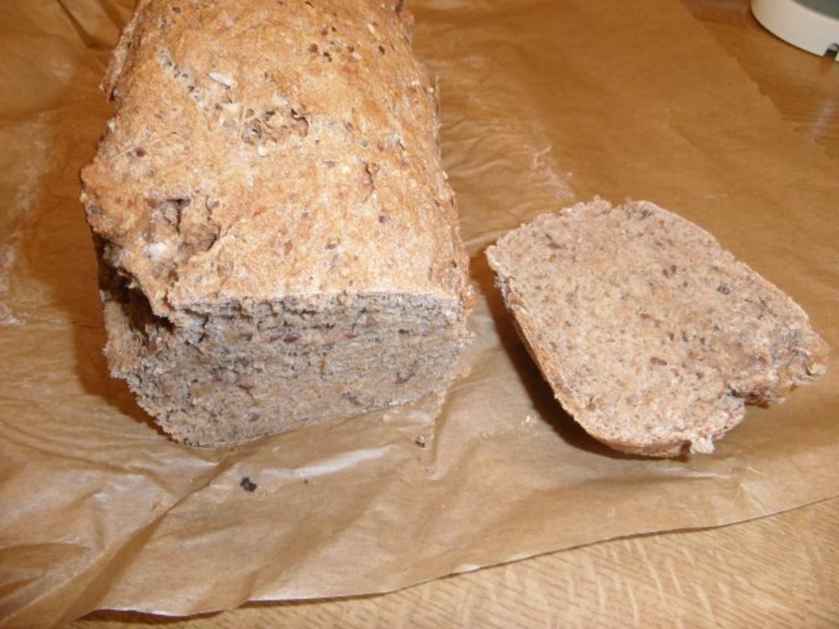 Mehrkornbrot mit Wasser lauwarm und Trockenhefe - Rezept mit Bild ...