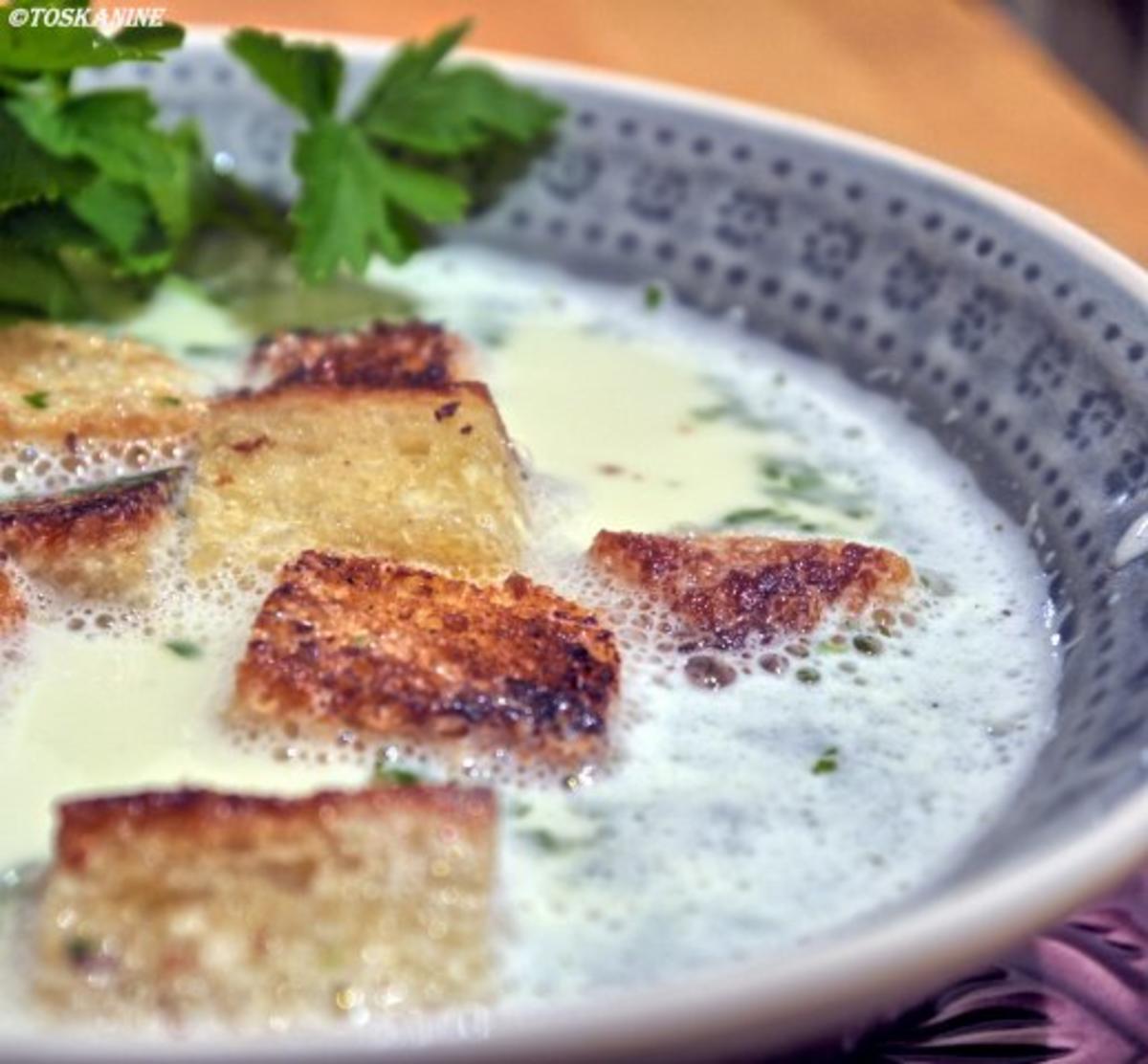 Bilder für Knoblauchsuppe mit Croutons - Rezept