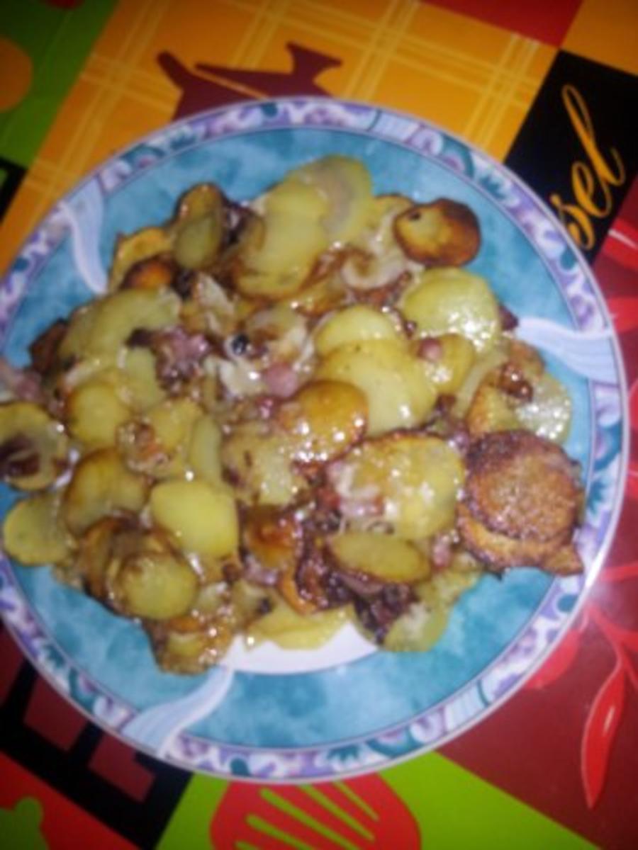 Bratkartoffeln in gesellschaft mit Brathering und Gewürzgurke - Rezept - Bild Nr. 8